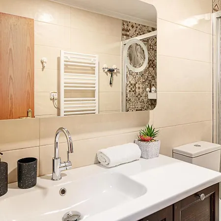 Apartment Golden Lily Granfield A129 *